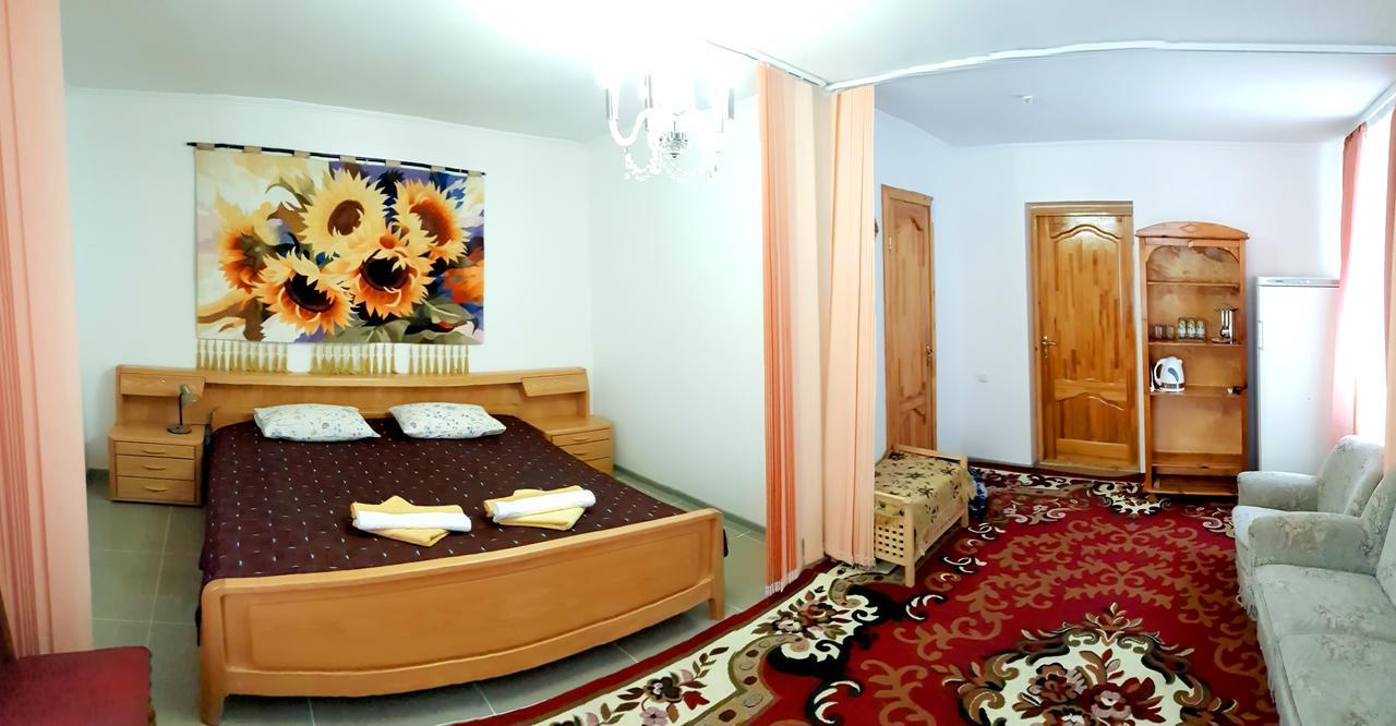 Hotel Perlyna Podillyа Sataniw Exterior foto